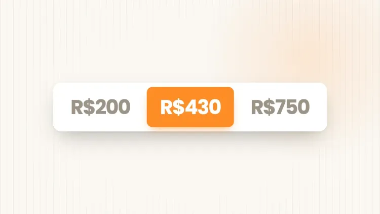 Três preços mensais de consultoria online, R$200, R$430 e R$750, nível central selecionado